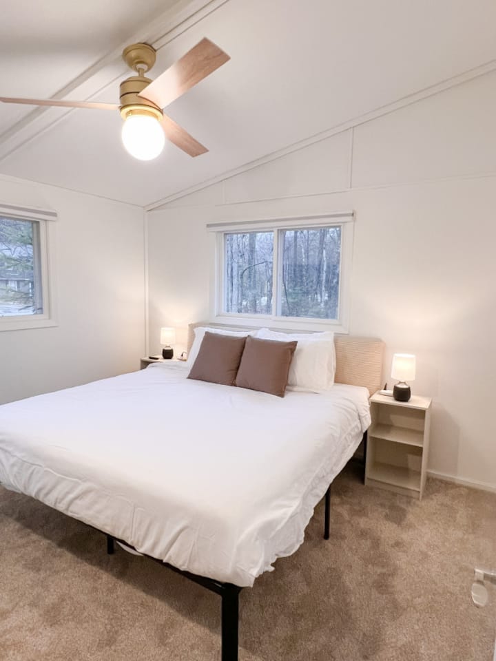 Втора спална соба (брачен кревет (брачен кревет)