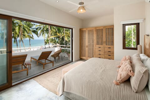 Ocean Front Luxury Condo/Starlink/Heated Pool