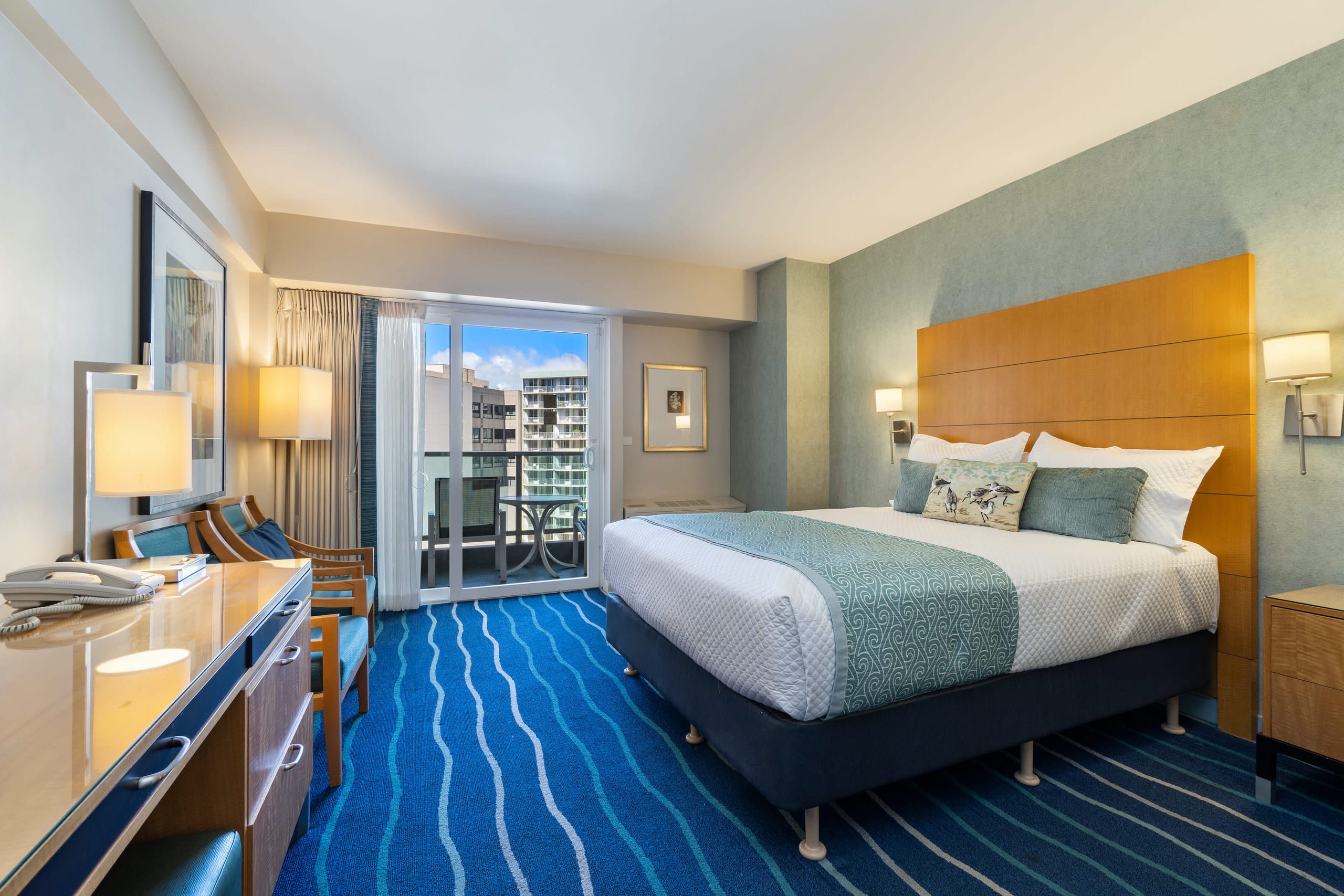 Condo in Honolulu · ★4.0 · Studio · 1 bed · 1 private bath - Image 2