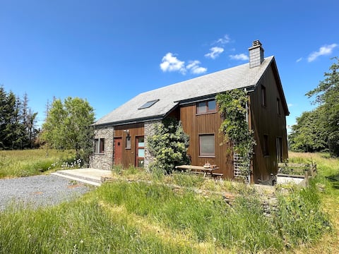 Top performing Airbnb: Beautiful holiday home with a view in Houffalize