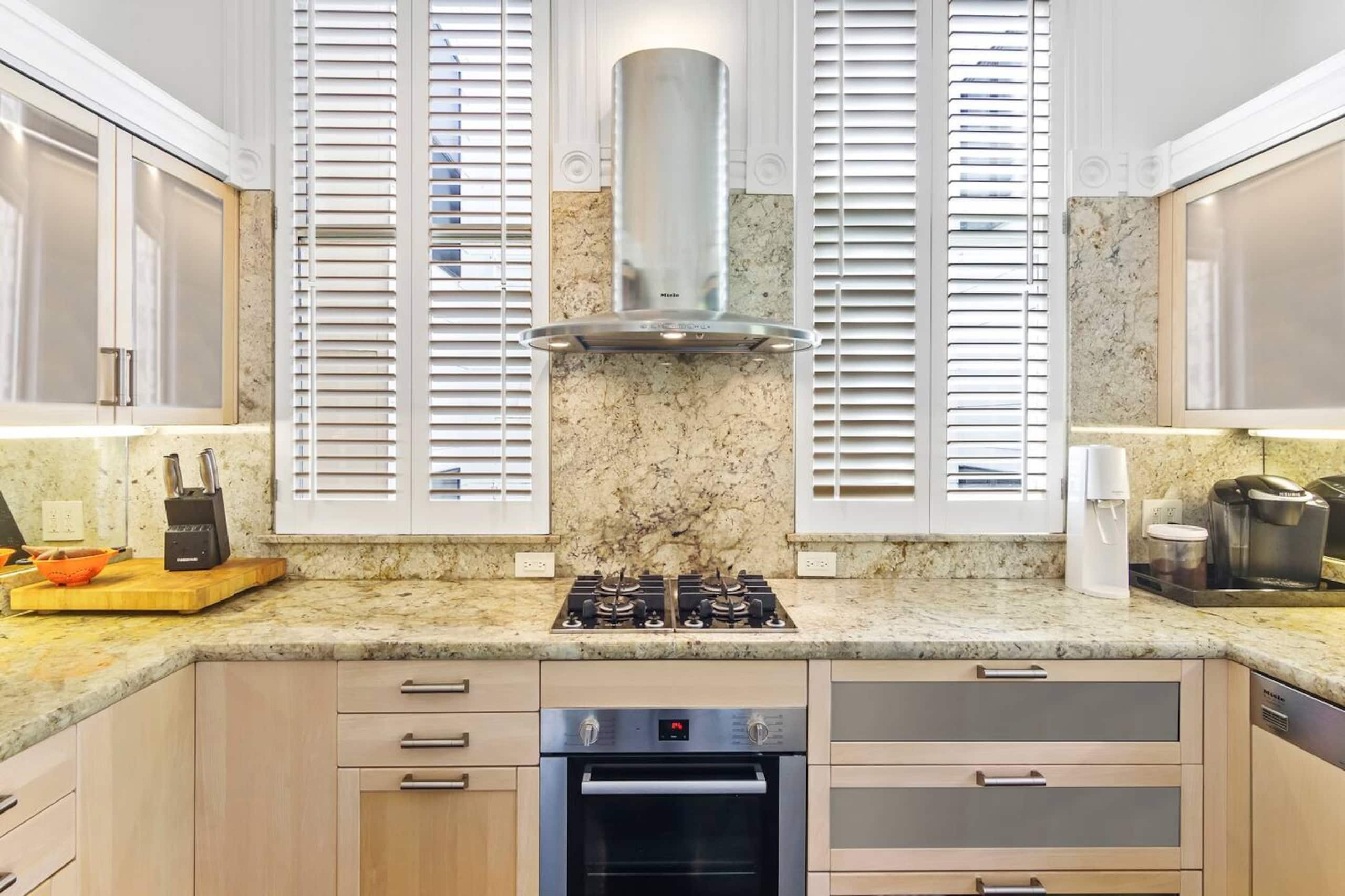 Home in San Francisco · ★4.95 · 1 bedroom · 1 bed · 1 bath - Image 5