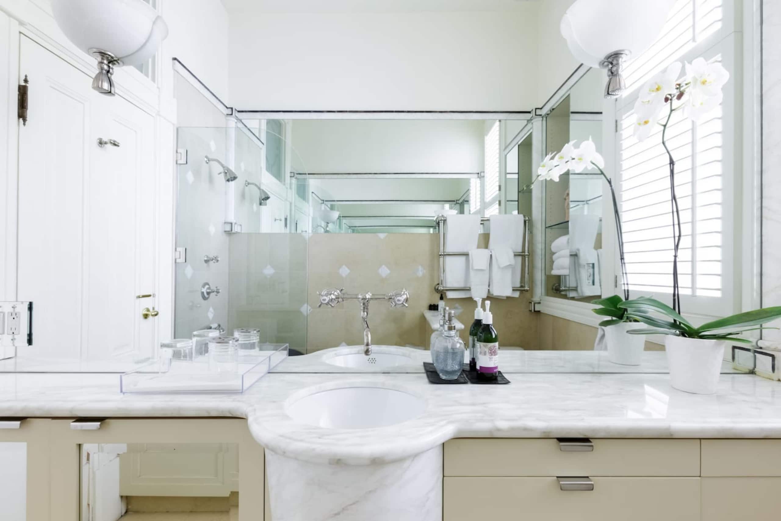 Home in San Francisco · ★4.95 · 1 bedroom · 1 bed · 1 bath - Image 16