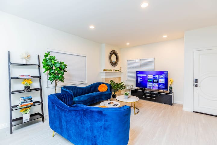 Not affected by the fire/Elegant Pasadena Retreat