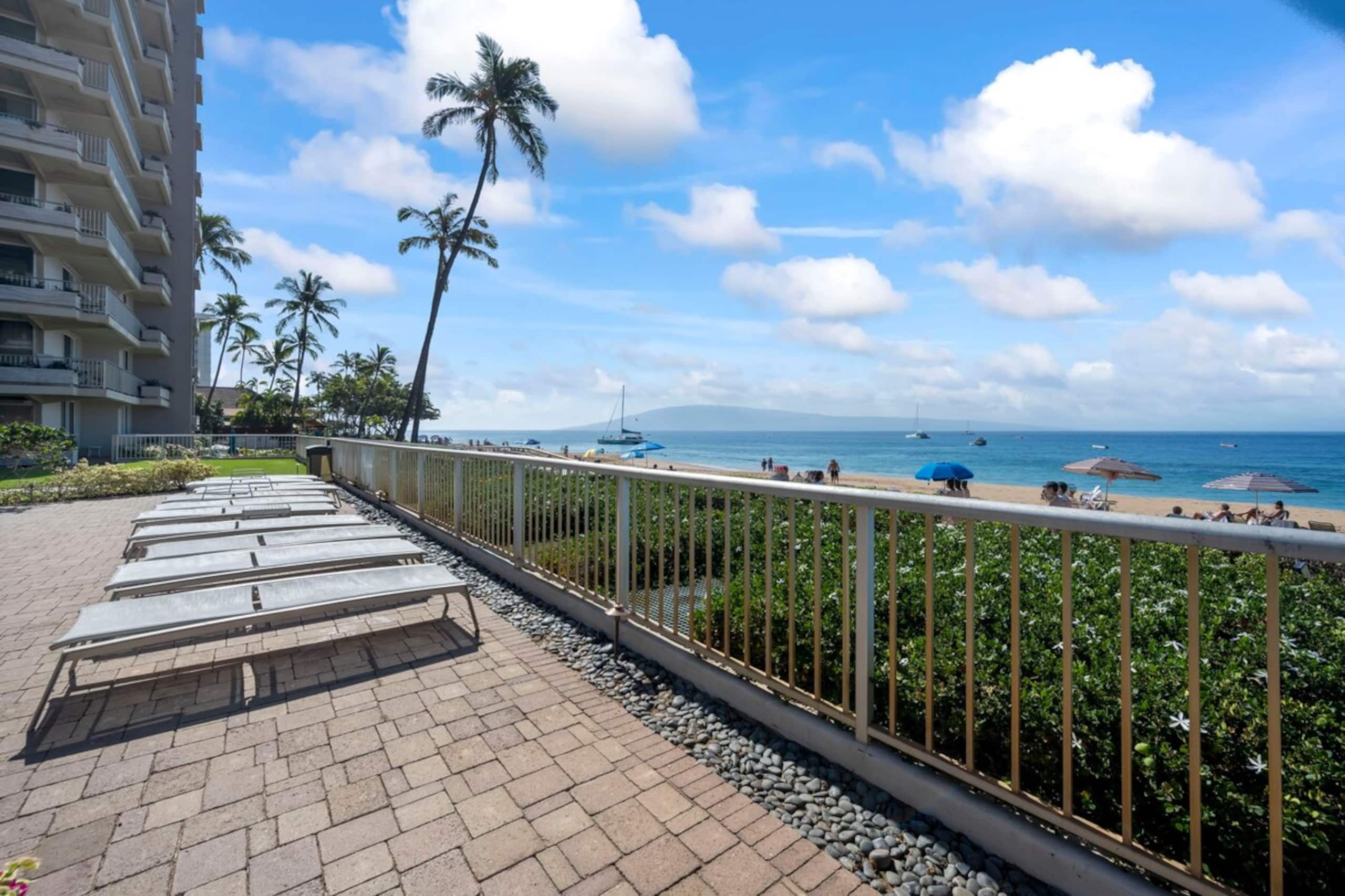 Condo in Lahaina · ★5.0 · 1 bedroom · 2 beds · 2 baths - Image 42