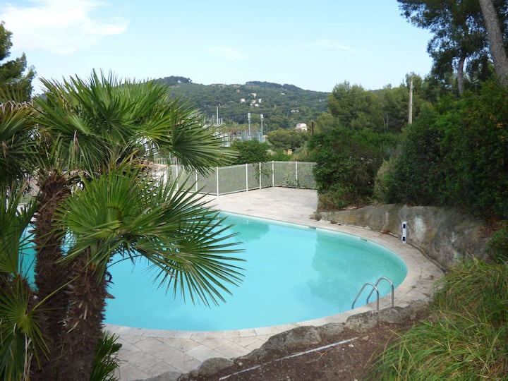 Großes Studio In Einer Ruhigen Gegend Mit Schwimmbad Und 5 Gehminuten Vom Strand Entfernt - Toulon