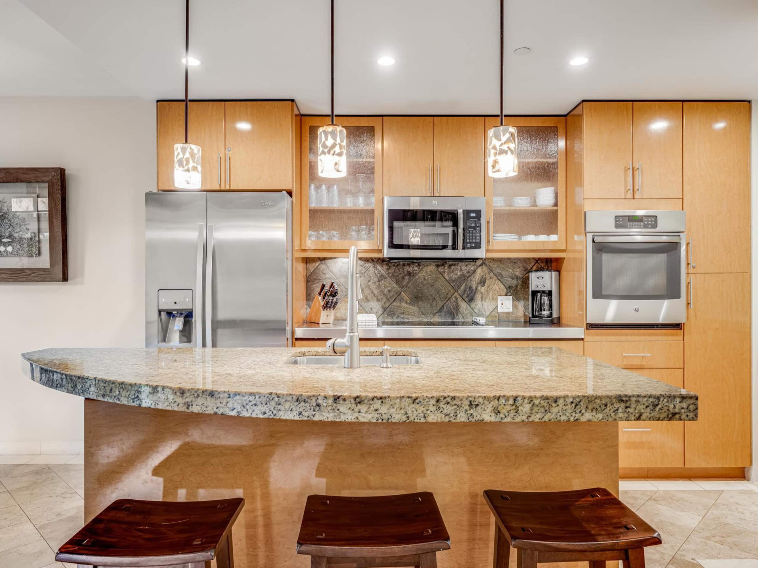 Condo in Lahaina · ★5.0 · 2 bedrooms · 2 beds · 2 baths - Image 3