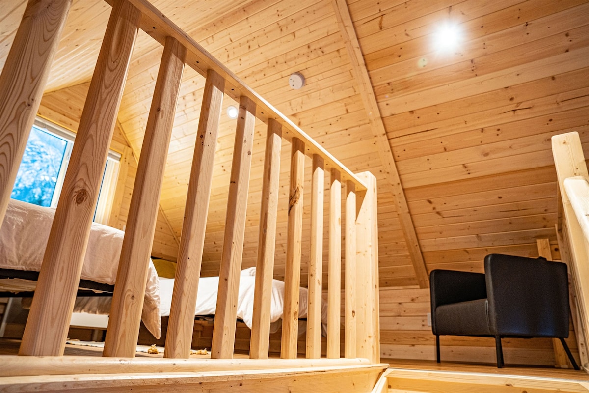 บันไดที่นำไปสู่พื้นที่ลอฟท์