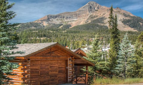 Big Sky Vacation Rentals: MVC Cardinal Sanctuary