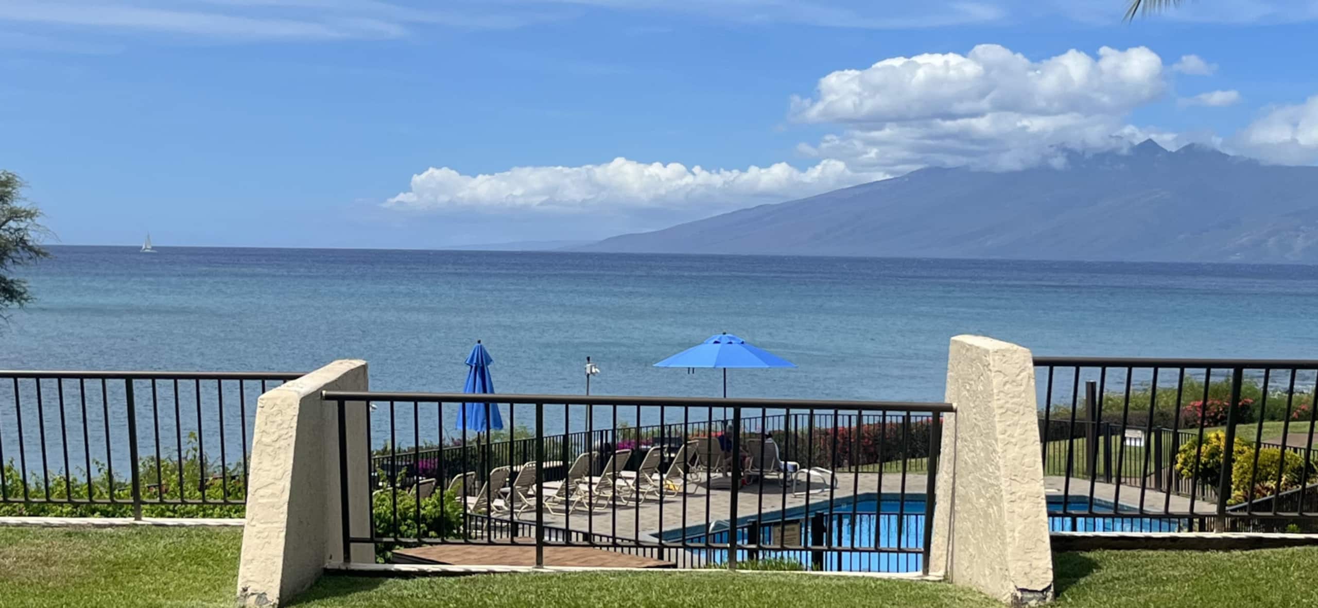Condo in Lahaina · ★4.7 · 1 bedroom · 2 beds · 1 private bath - Image 21