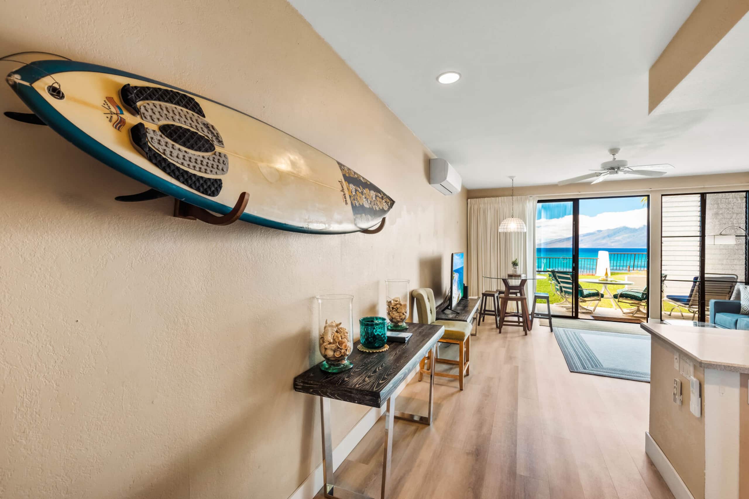 Condo in Lahaina · ★4.7 · 1 bedroom · 2 beds · 1 private bath - Image 11