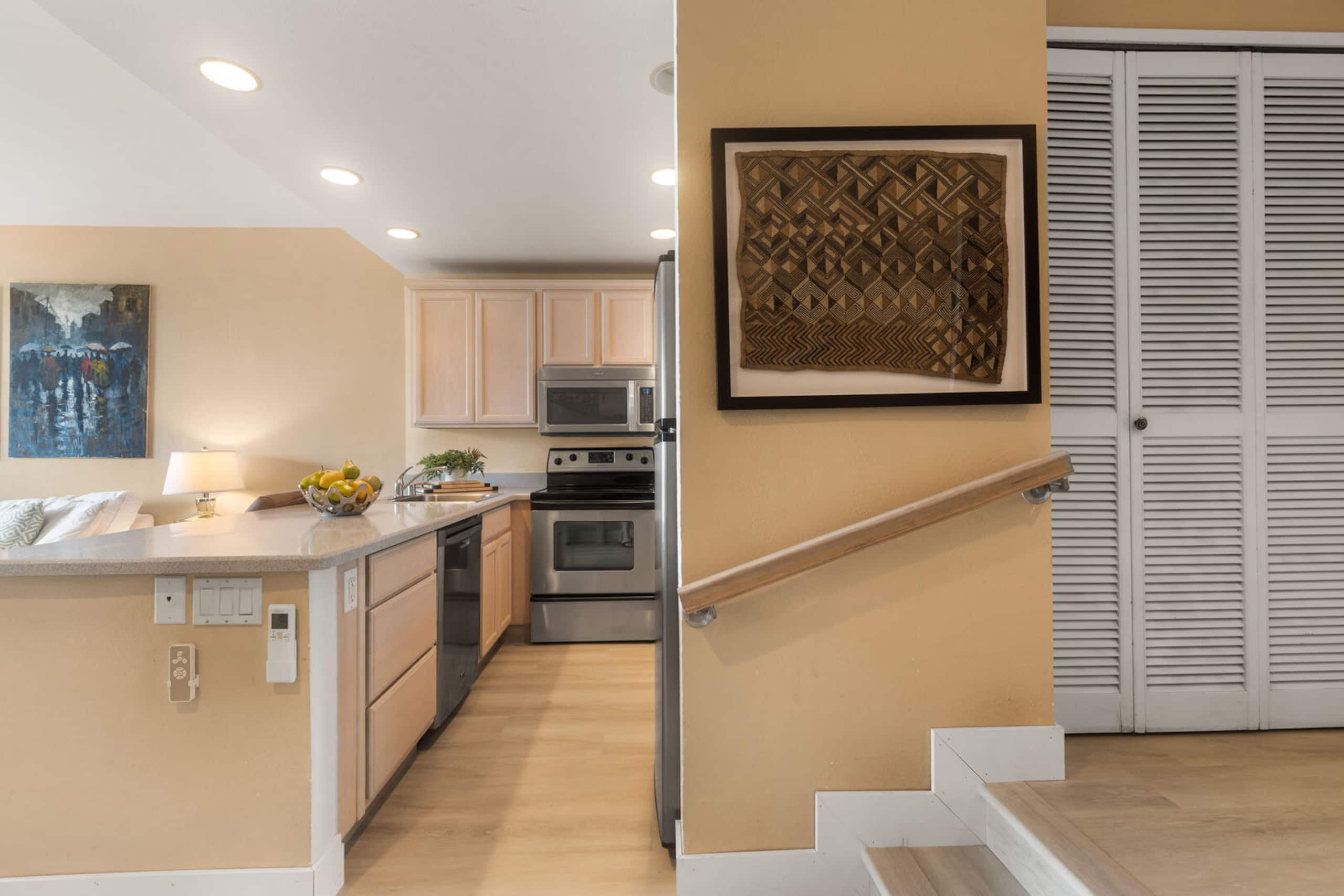 Condo in Lahaina · ★4.7 · 1 bedroom · 2 beds · 1 private bath - Image 8