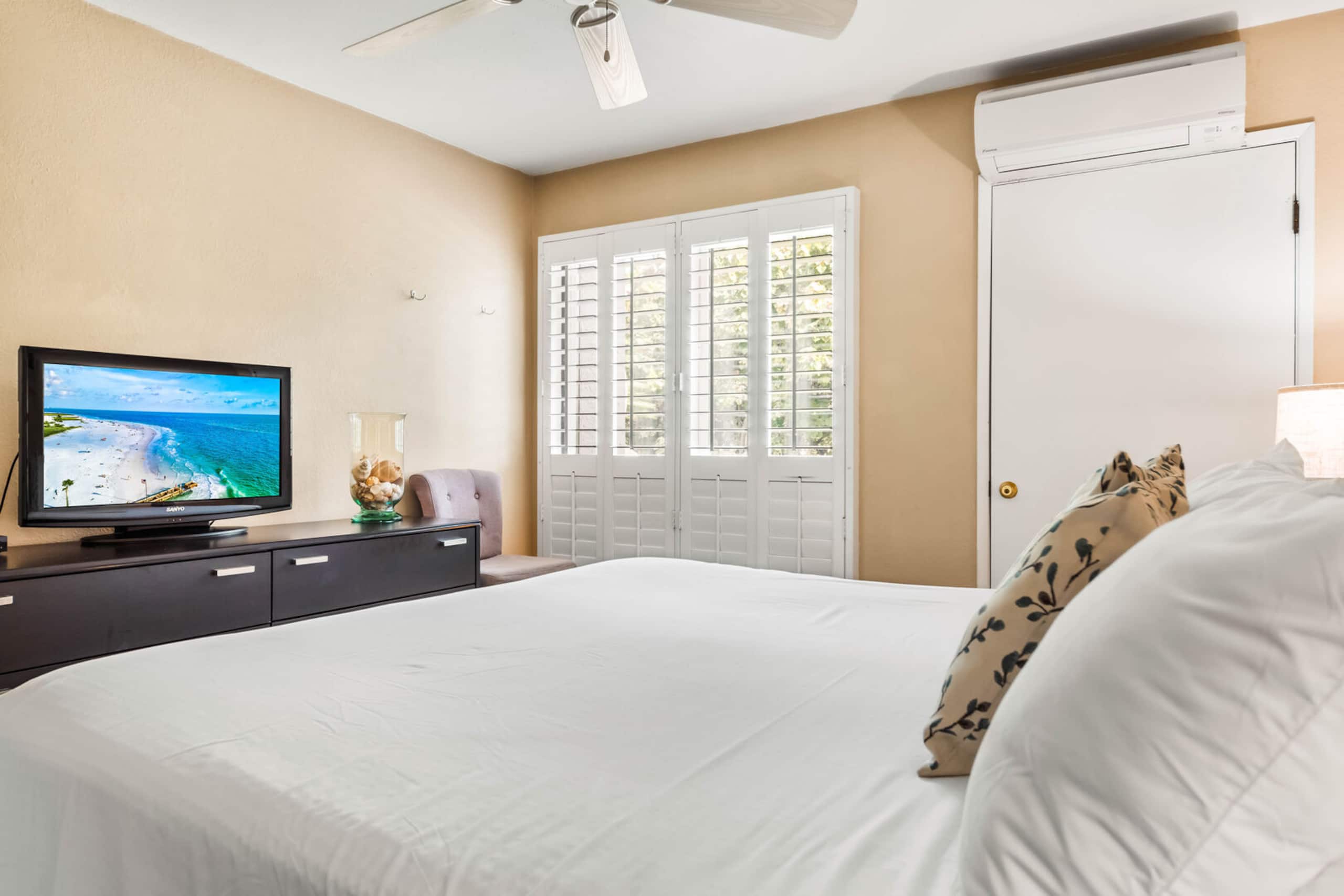Condo in Lahaina · ★4.7 · 1 bedroom · 2 beds · 1 private bath - Image 15