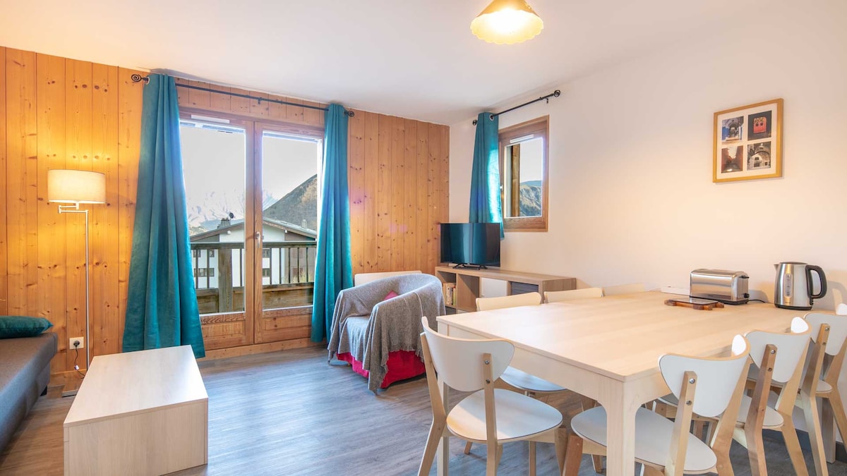 Annonce Airbnb populaire: New apt 6 ppl, 2 balconies, pool à Saint Sorlin D'arves