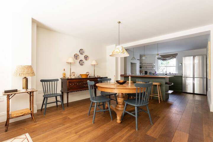 Vernon Street by onefinestay gallery image 4