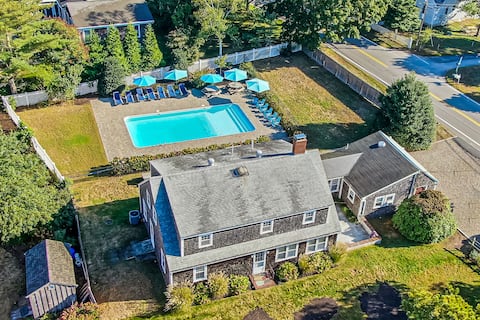 Heated Pool AC 1/2 Mile to Beach!
