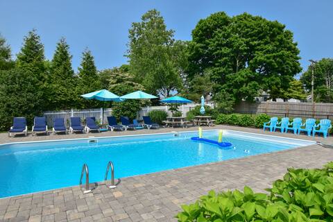 Heated Pool AC 1/2 Mile to Beach!