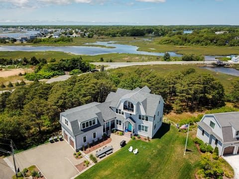 Steps to West Dennis Beach!