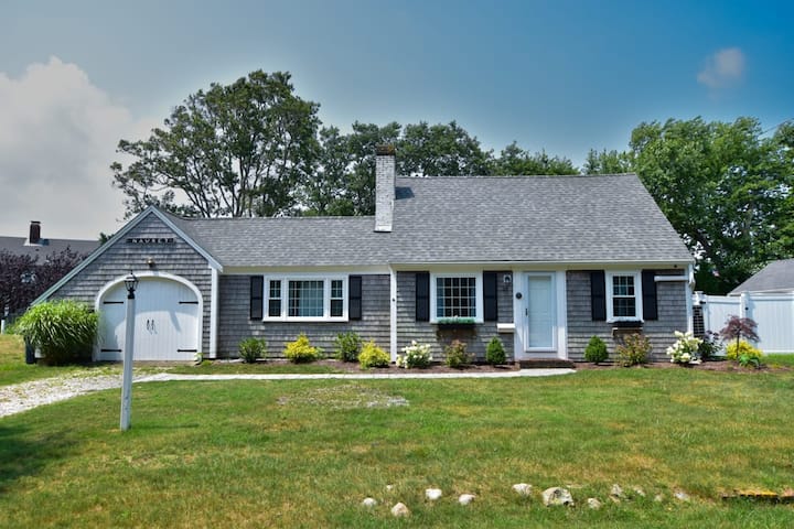 3 Min Walk To Beach! Large Yard! - Cape Cod, MA