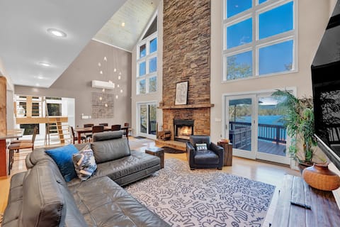 Lakefront Sunsets, Hot Tub, Pool Table, Kayaks