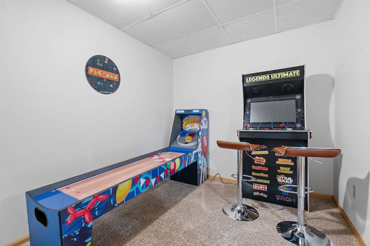 MINNeSTAY* Ultimate Family Fun Escape | Spacious gallery image 3