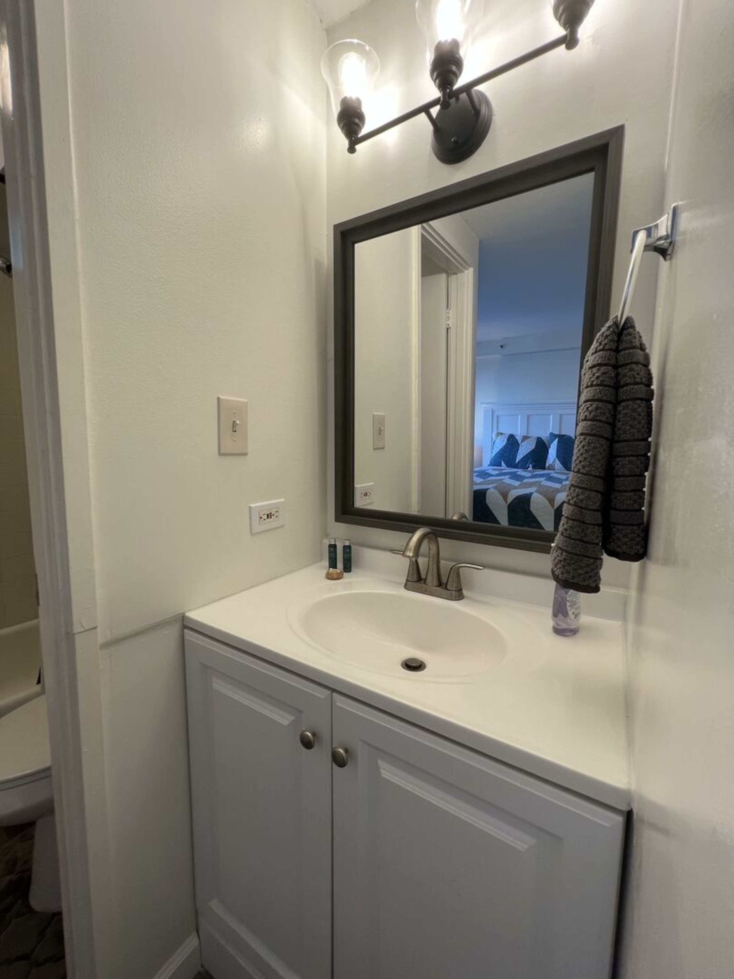 Condo in Honolulu · ★4.61 · 1 bedroom · 1 bed · 1 bath - Image 3