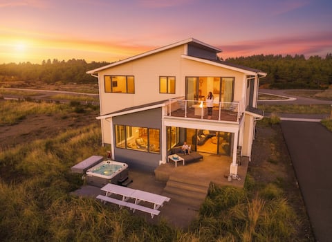 Beachfront | Hot Tub + Game Room | Sleeps 14 | EV