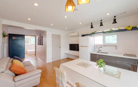 평화로운 자연 풍경이 앞에 펼쳐진 숙소