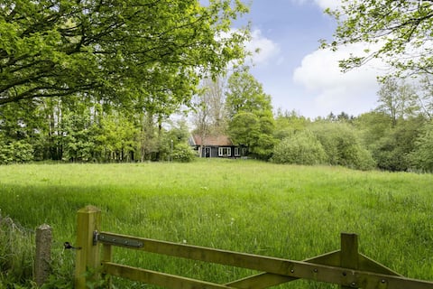 Idyllic house with 360 view of nature and hottub