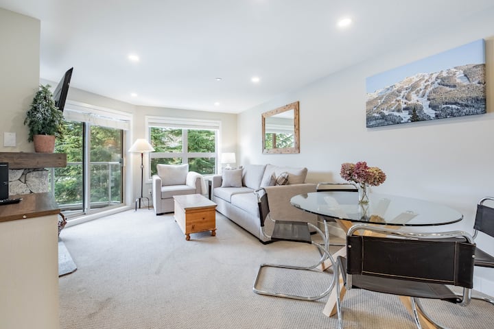 Heated Pool, Hot Tub & Gym | Ski-in/out Retreat - Whistler