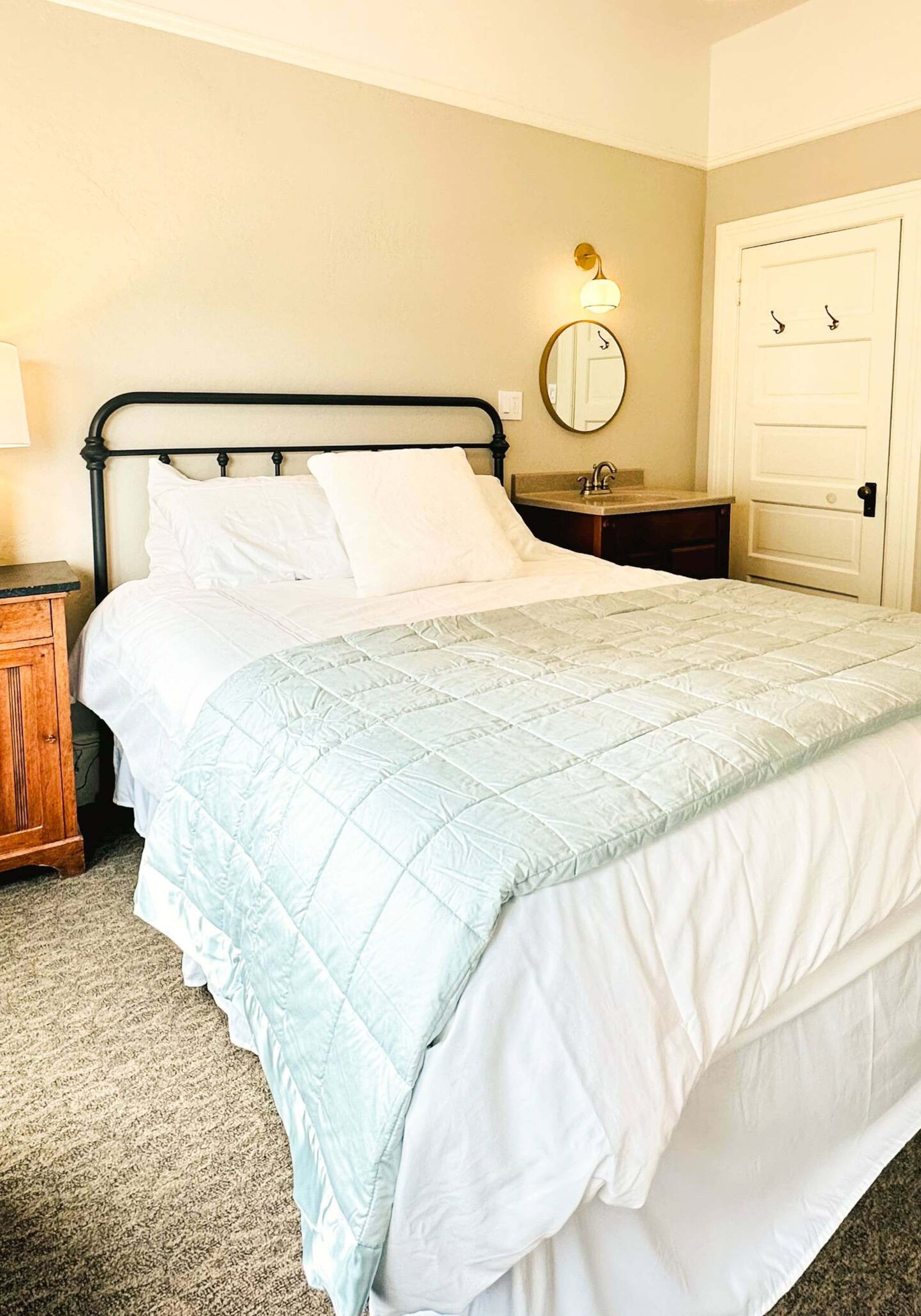 Home in San Francisco · ★4.85 · 10 bedrooms · 13 beds · 4 baths - Image 56