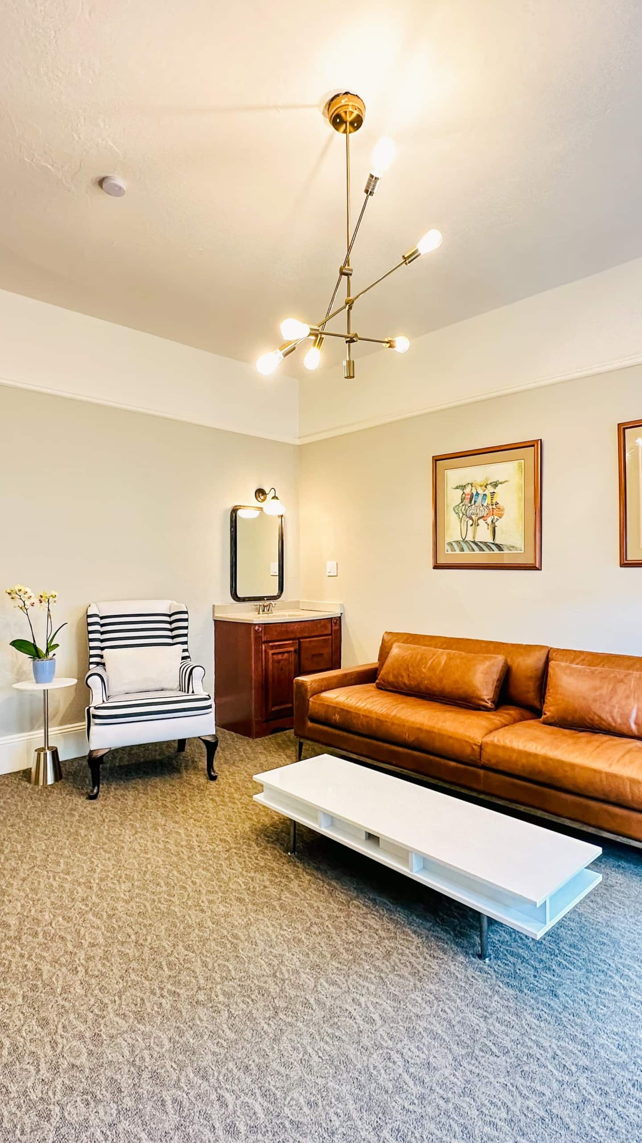 Home in San Francisco · ★4.85 · 10 bedrooms · 13 beds · 4 baths - Image 51