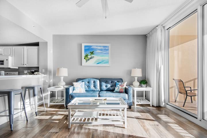 Gulf Front View-5 Pools-2br Majestic Beach 1-1210 - Panama City Beach