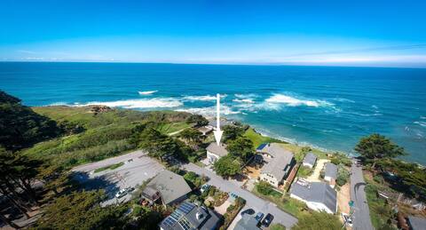Oceanfront Home Retreat w Breathtaking Views of
