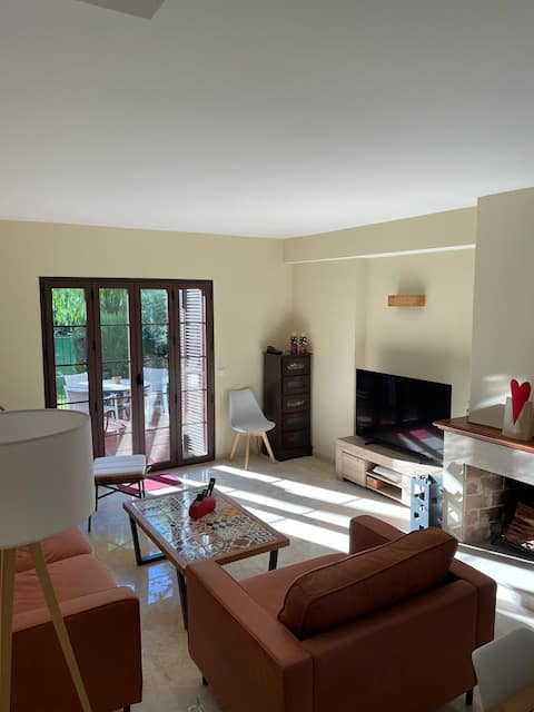 Top performing Airbnb: Beautiful house in first line beach, pool, A/C and WiFi in Estepona