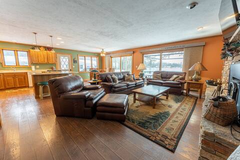 Farmer Lake Lodge:Your Perfect Lakefront Getaway