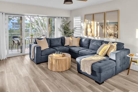 Popular Airbnb listing: Kawama K1 Beautiful Lagoon View free bikes & kayak in Key Largo