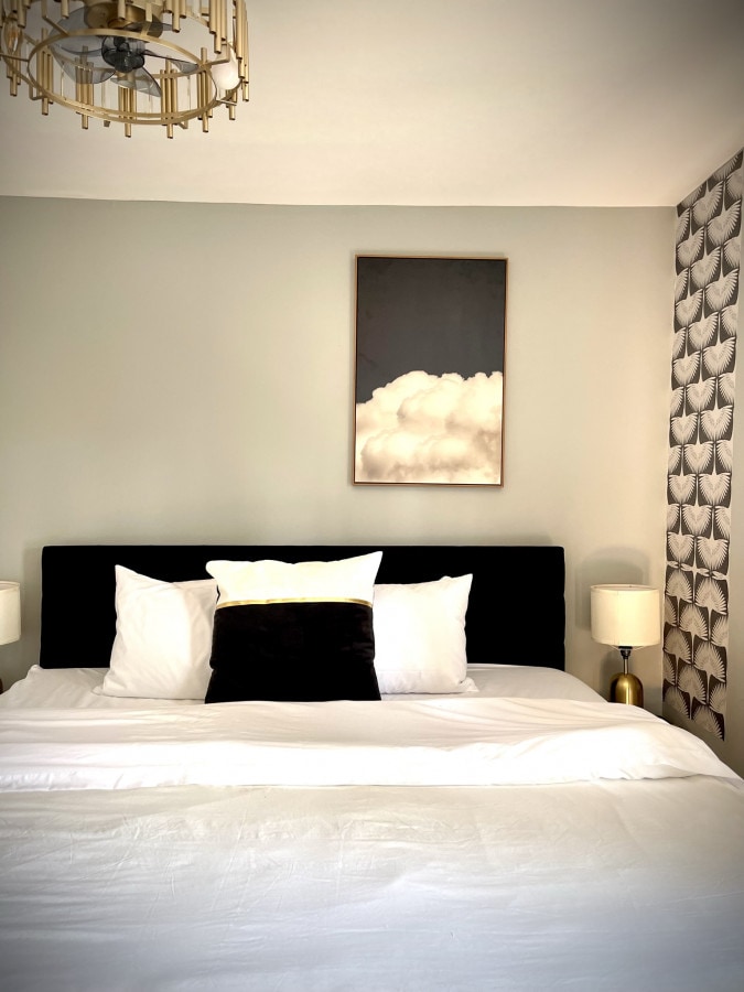 ห้องนอนที่ 5 ชั้น 2 เตียงคิงไซส์