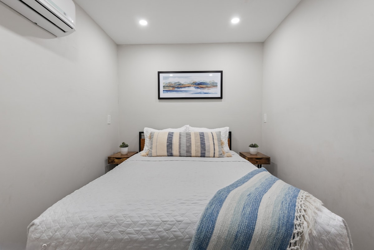 Საძინებელი 3 - პატარა საძინებელი ორადგილიანი საწოლით - პირველი სართული