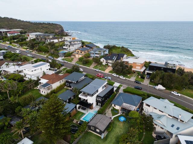 Beautiful Beach Home – Turimetta Beach Retreat gallery image 3