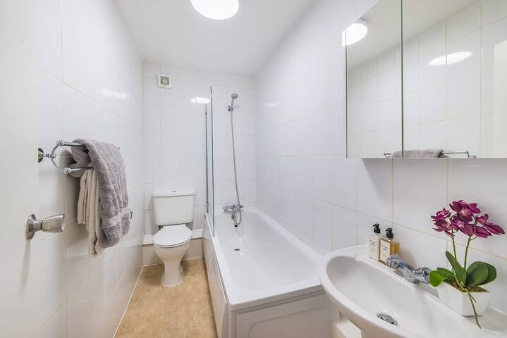 Stylish 2 Bed Belgravia Apartment – Ideal Location gallery image 5