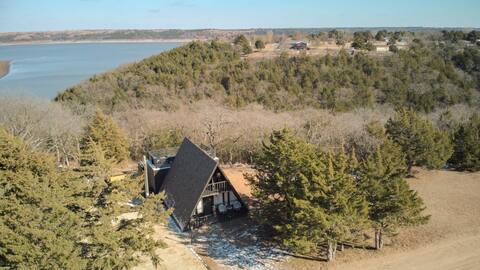 A-Frame w/ Hot Tub | Fire Pit | Game Room | Smores