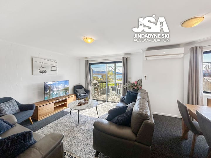 Silvertrees 3 10/10 Location & View - Jindabyne
