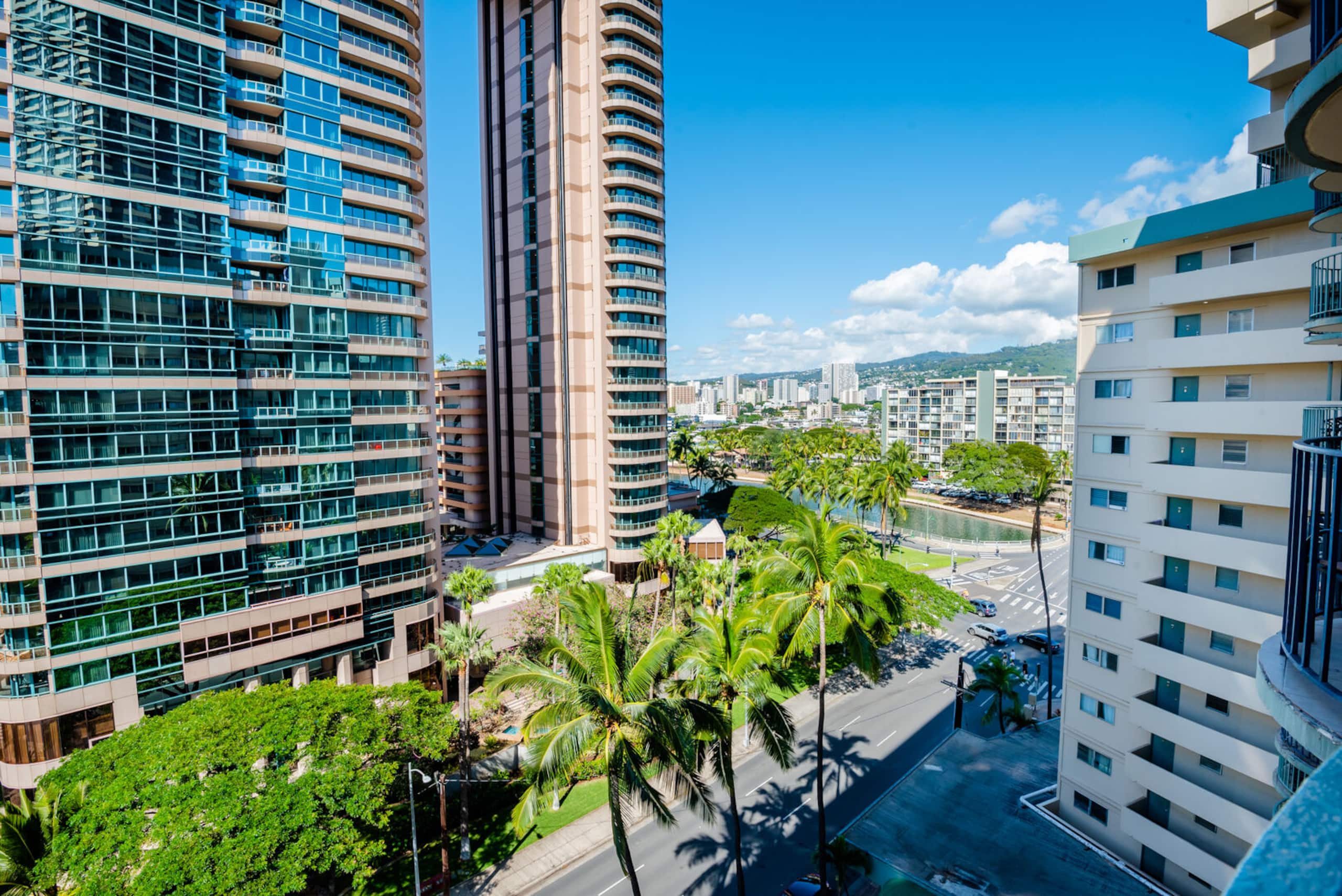 Condo in Honolulu · ★4.7 · 2 bedrooms · 3 beds · 1 bath - Image 30