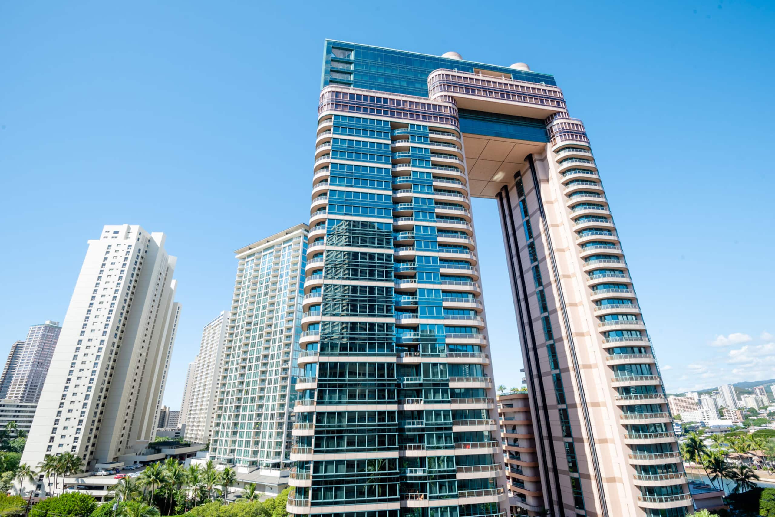 Condo in Honolulu · ★4.7 · 2 bedrooms · 3 beds · 1 bath - Image 20