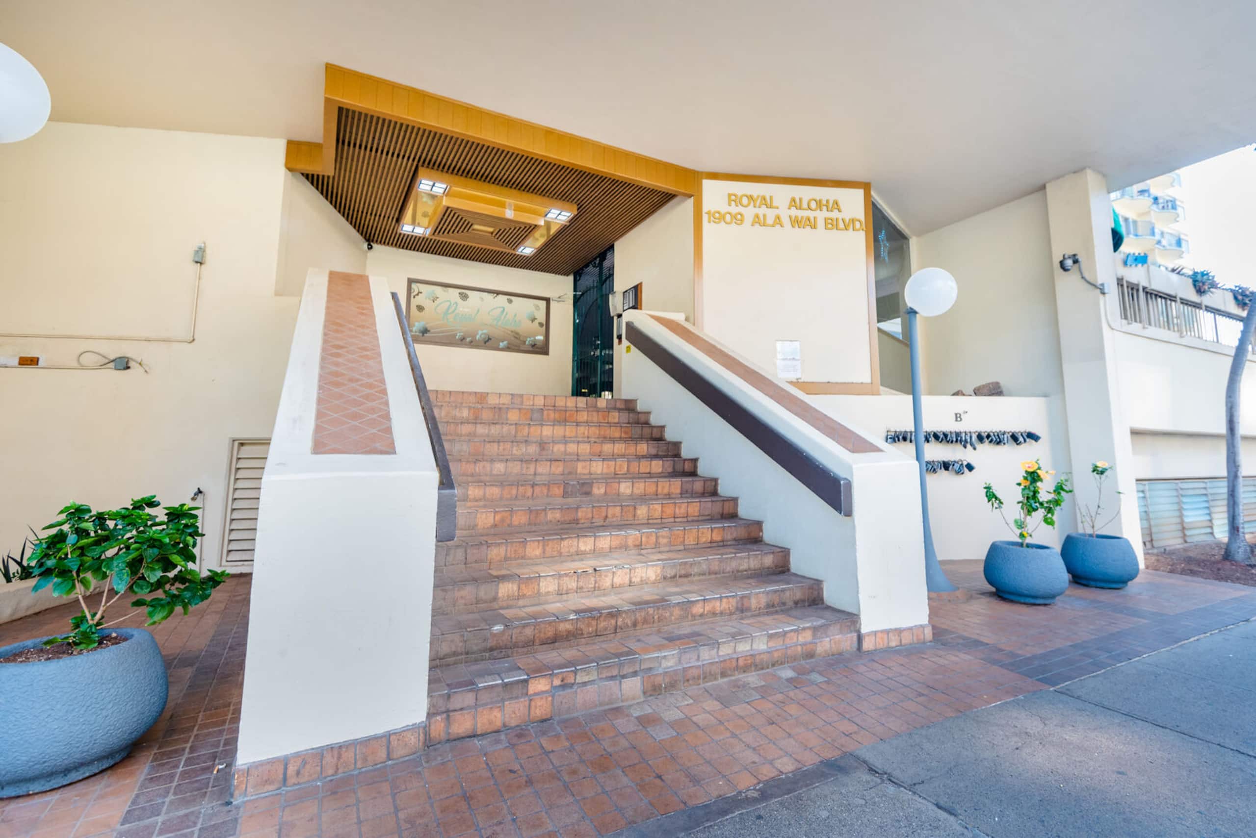 Condo in Honolulu · ★4.7 · 2 bedrooms · 3 beds · 1 bath - Image 32