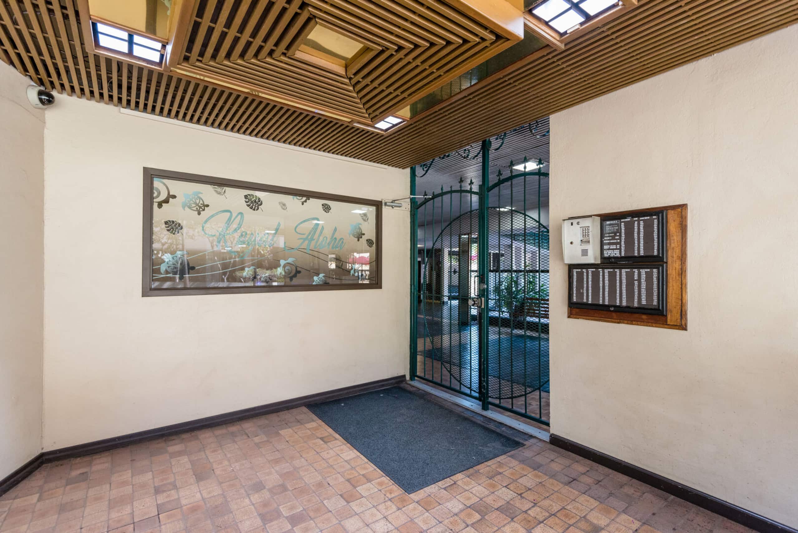 Condo in Honolulu · ★4.7 · 2 bedrooms · 3 beds · 1 bath - Image 33