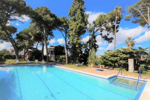 Colonial Historic villa with private pool, gym, te