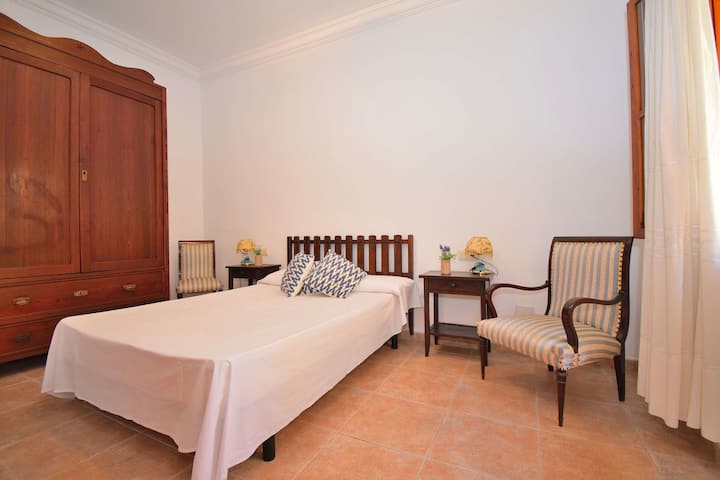 غرفة النوم 1