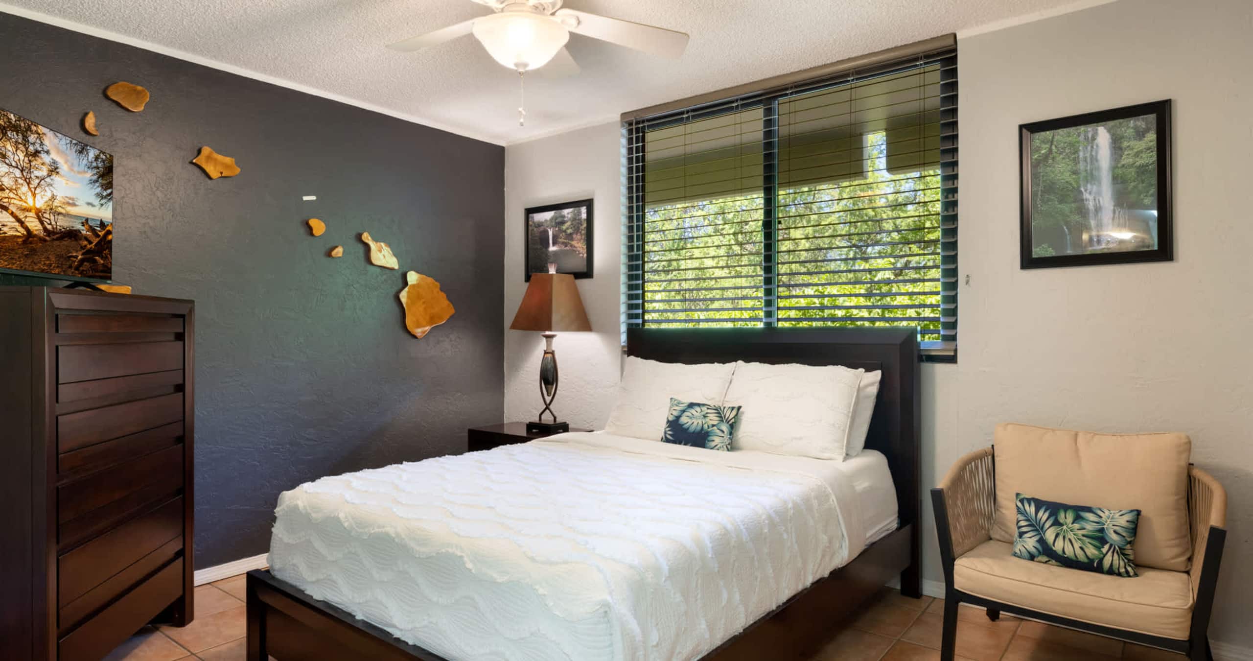 Condo in Kailua-Kona · ★4.6 · 2 bedrooms · 3 beds · 2 private baths - Image 18