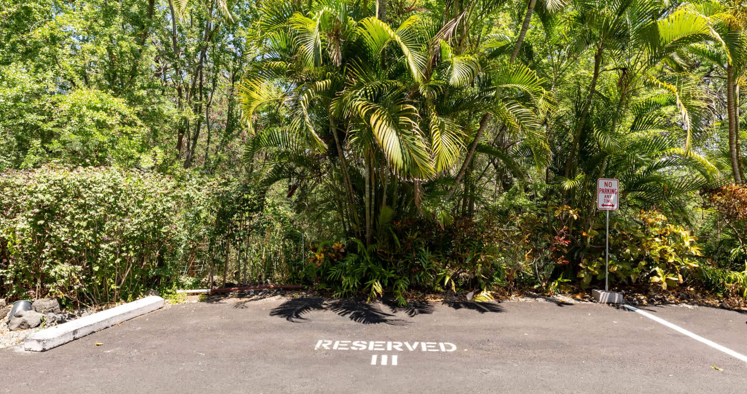 Condo in Kailua-Kona · ★4.6 · 2 bedrooms · 3 beds · 2 private baths - Image 6